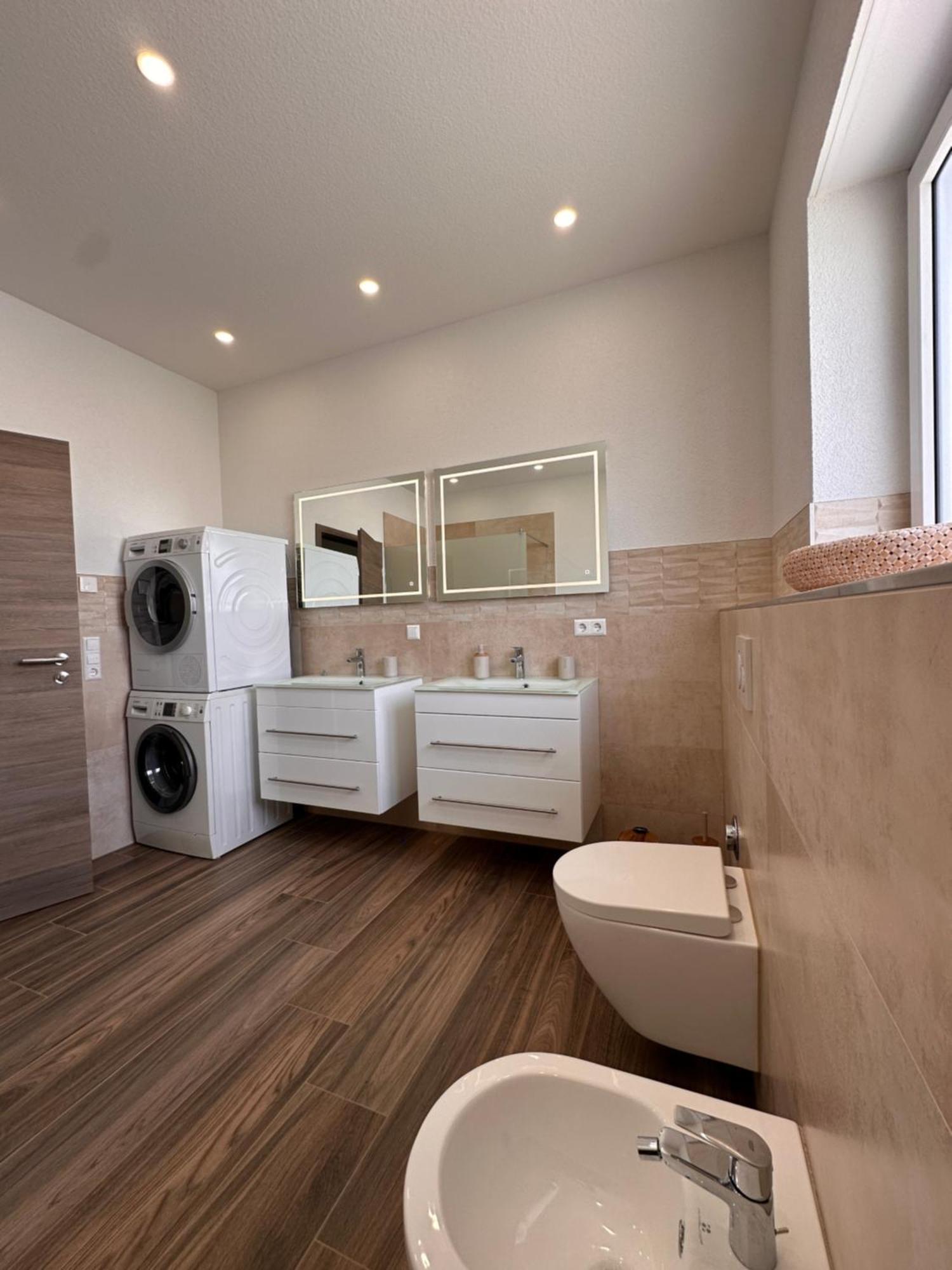 Amao-Obsidian I 120Qm I Elegantes Business- & Familienapartment I 3 Schlafzimmer I Kingsize Betten 슈바나우 외부 사진