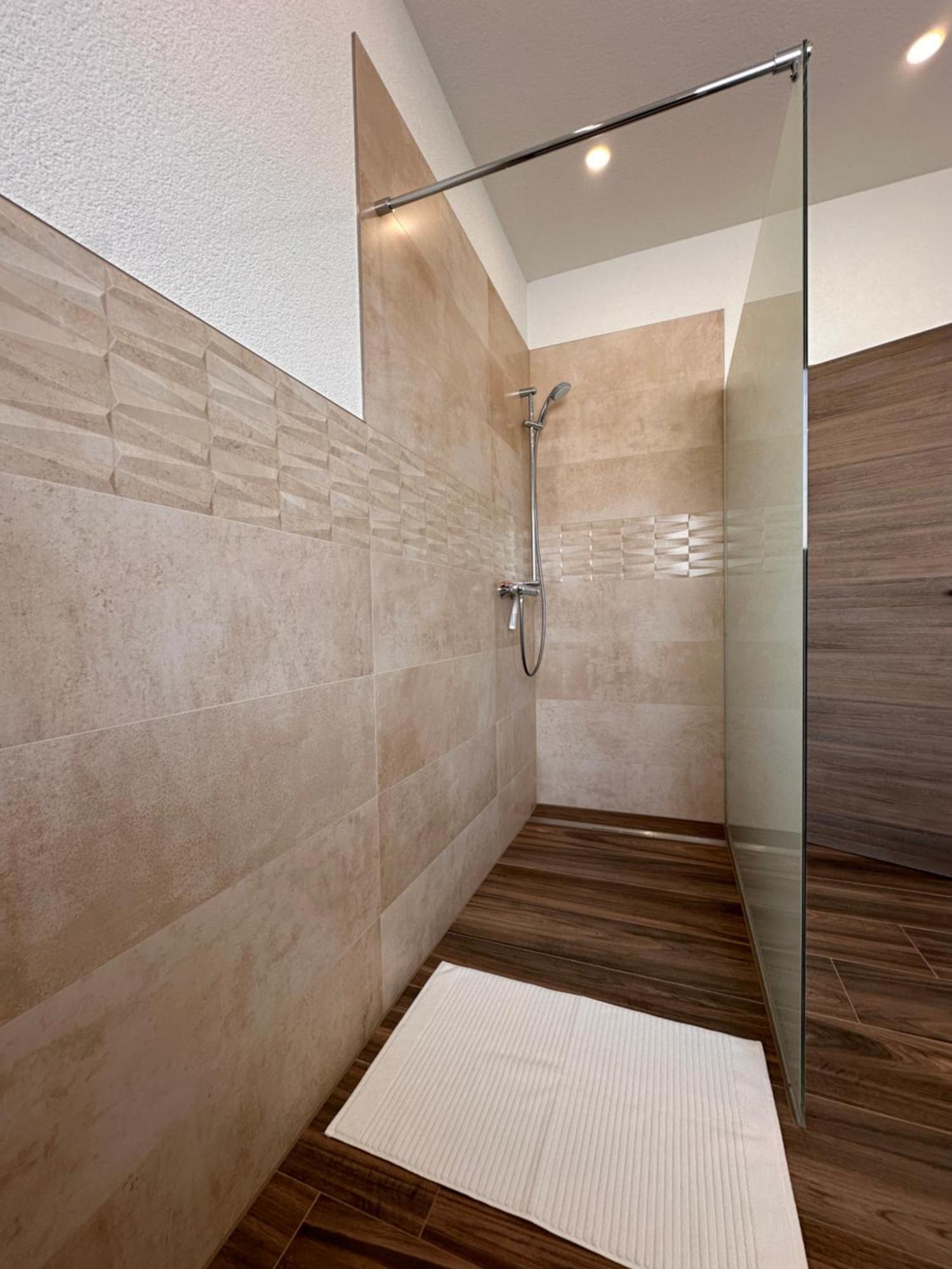 Amao-Obsidian I 120Qm I Elegantes Business- & Familienapartment I 3 Schlafzimmer I Kingsize Betten 슈바나우 외부 사진